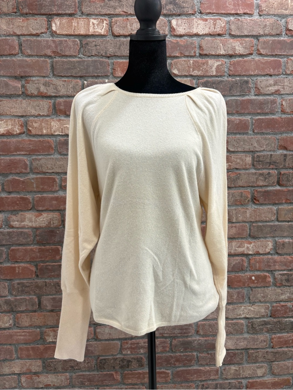Cashmere Ralph Lauren Cream Boatneck Lightweight Knit Pullover
